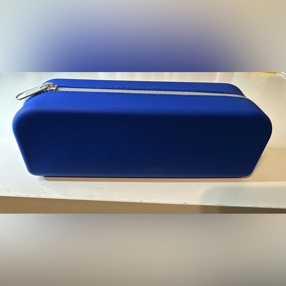 Pencil cases - Picture 2 of 5